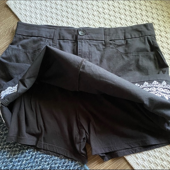 Croft & Barrow Skort - Picture 3 of 5